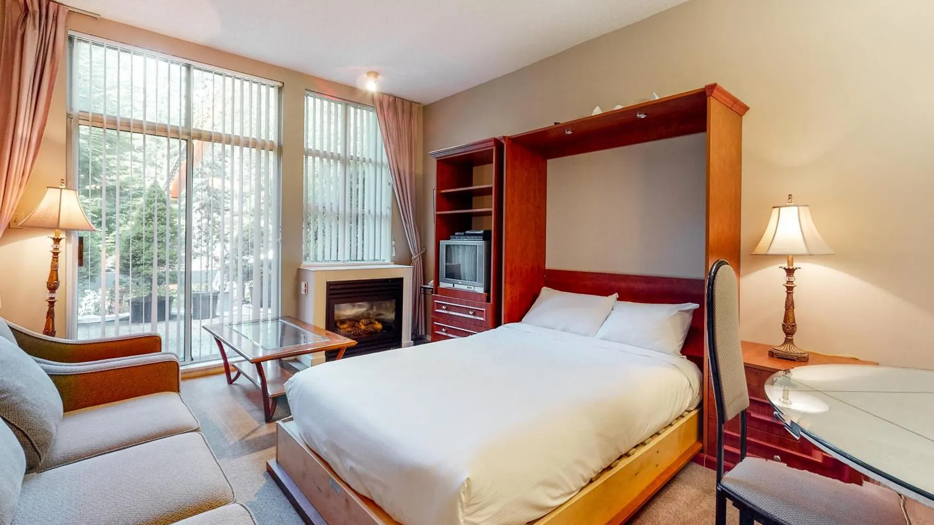 Glacier Lodge Whistler Hotel