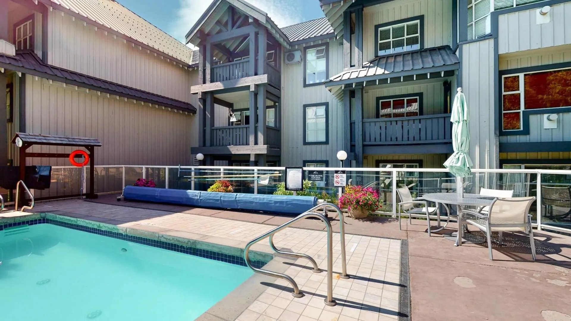 Glacier Lodge Hotel