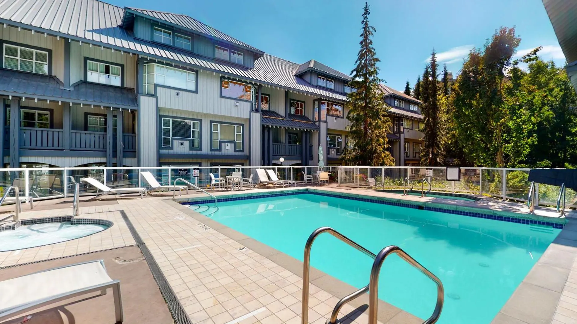 Glacier Lodge 4*, Whistler